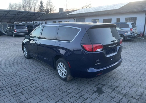 Chrysler Pacifica cena 49500 przebieg: 125000, rok produkcji 2020 z Dobczyce małe 56